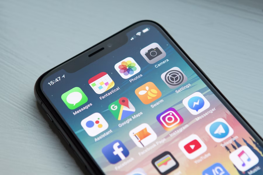 موبایل با اپلیکیشن
